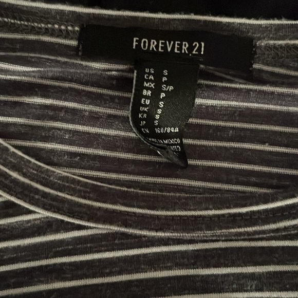 Forever 21 Long Sleeve White Striped Crop Top - Size Small - Picture 2 of 2